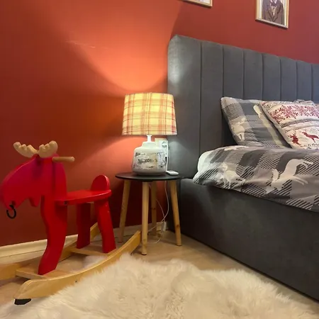 13 With Fireplace & Terrace, St John Park شقة