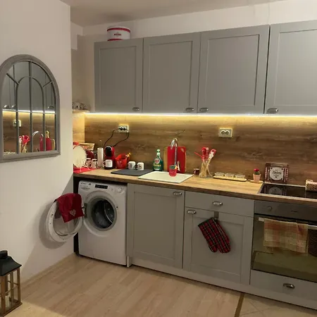 13 With Fireplace & Terrace, St John Park شقة *